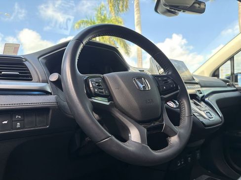 Certified 2025 Honda Odyssey Touring image 12