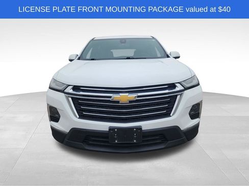 Used 2023 Chevrolet Traverse LT FWD image 2
