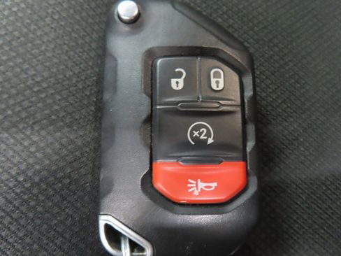 Used 2021 Jeep Gladiator Sport image 58