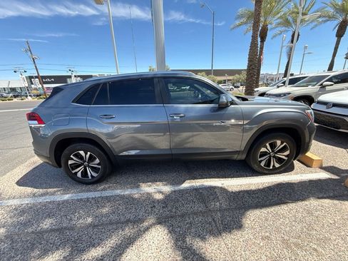 Used 2024 Volkswagen Atlas Cross Sport SE FWD image 13