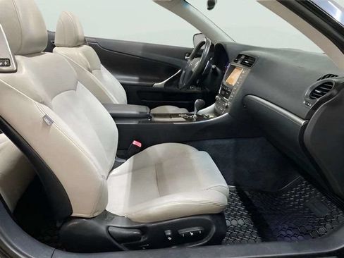 Used 2011 Lexus IS 350C w/ Luxury Pkg RWD image 29