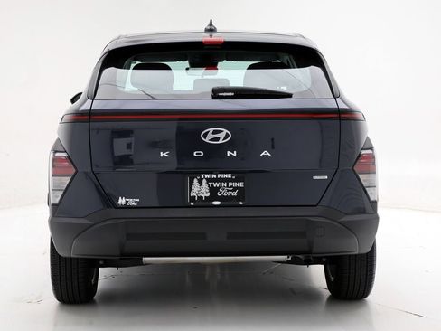 Used 2024 Hyundai Kona SE image 8