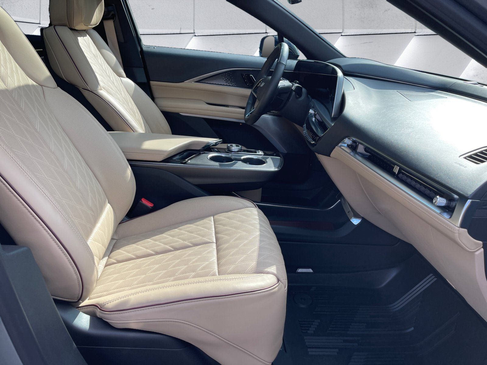 Certified 2026 Cadillac Lyriq Signature Luxury w/ Nappa Leather Package AWD/4WD image 16