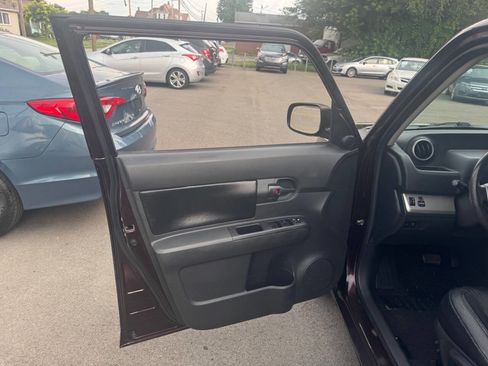 Used 2009 Scion xB image 11
