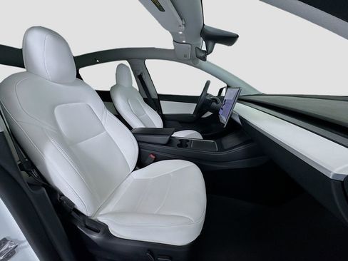 Used 2021 Tesla Model Y Long Range image 26