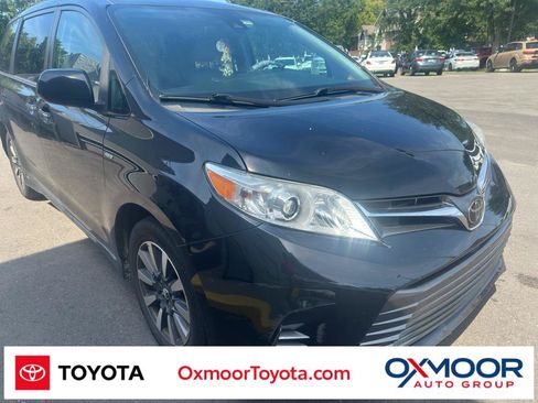 Used 2018 Toyota Sienna XLE w/ XLE Navigation Package AWD/4WD image 1