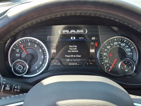 Used 2023 RAM 1500 Laramie AWD/4WD image 19