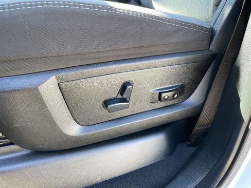 Used 2024 RAM 3500 Big Horn image 13