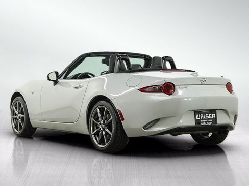 Used 2016 MAZDA MX-5 Miata Grand Touring RWD image 4