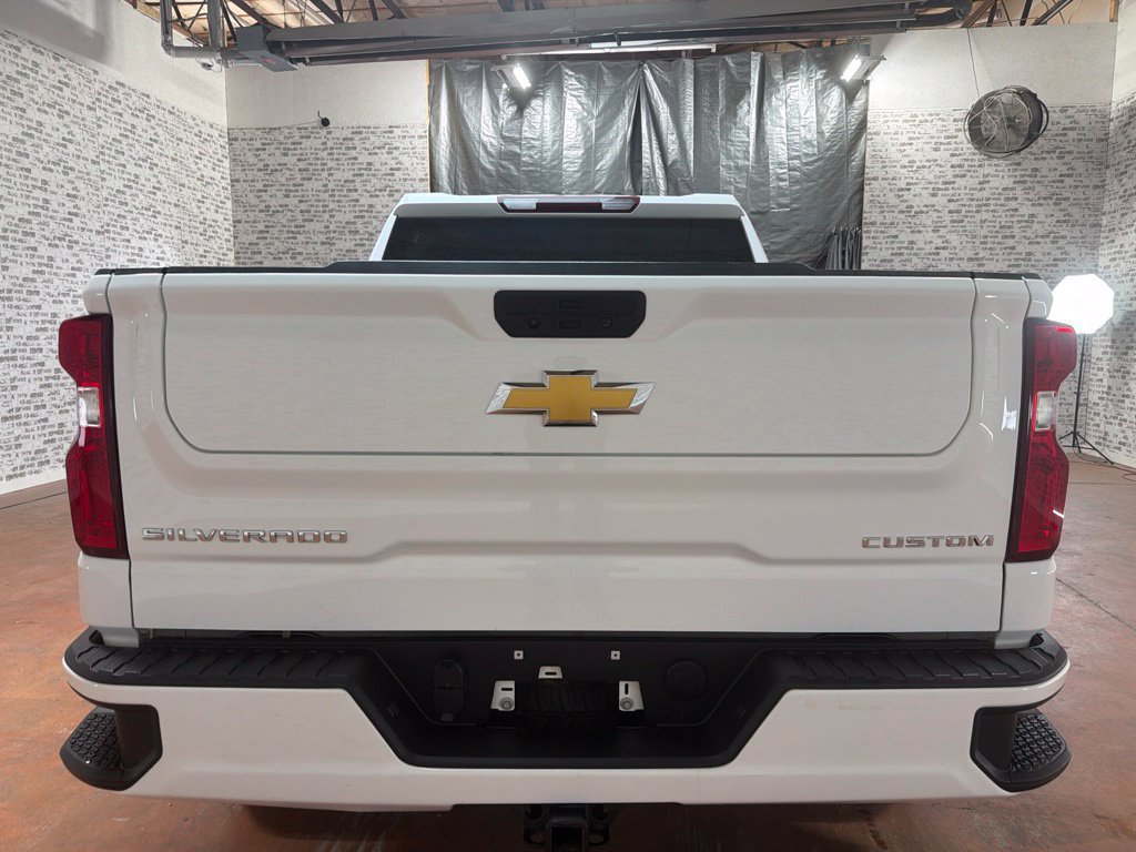 Used 2022 Chevrolet Silverado 1500 Custom w/ Safety Confidence Package RWD image 6