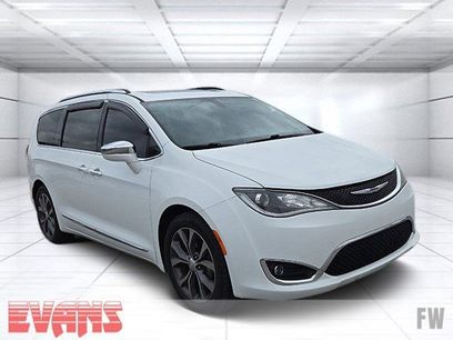 Used 2018 Chrysler Pacifica Limited w/ Tire & Wheel Group