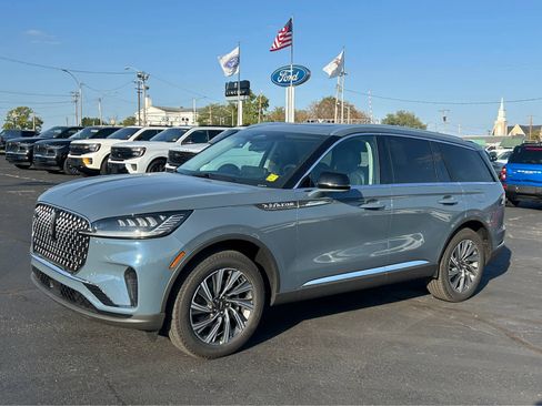 New 2025 Lincoln Aviator AWD w/ Equipment Group 101A image 2