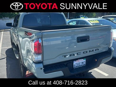 Used 2022 Toyota Tacoma TRD Off-Road w/ Technology Package AWD/4WD image 2