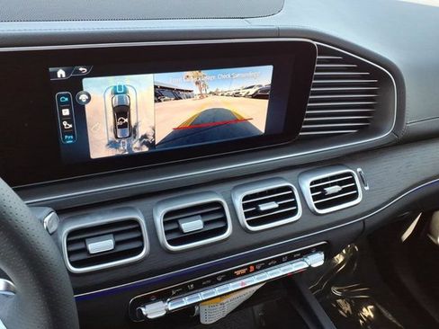 New 2026 Mercedes-Benz GLS 580 4MATIC image 6