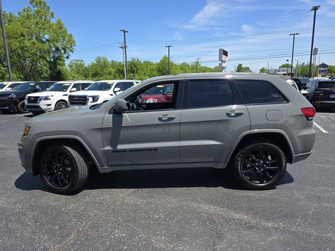 Used 2022 Jeep Grand Cherokee Laredo X AWD/4WD image 20