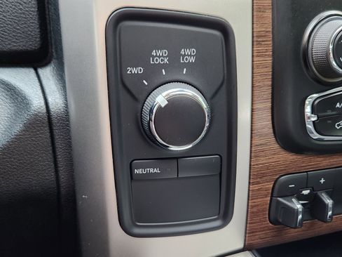 Used 2016 RAM 2500 Laramie w/ Convenience Group image 25