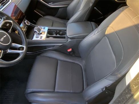 Used 2021 Jaguar F-PACE image 9
