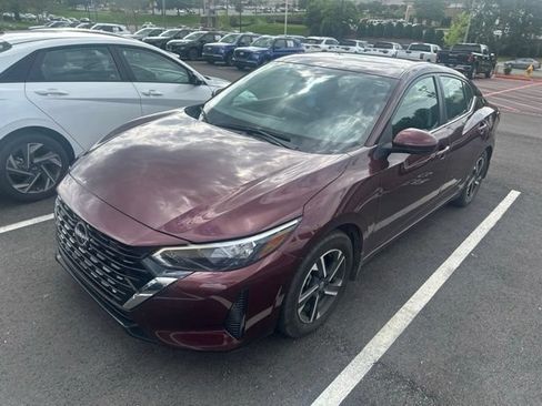 Used 2025 Nissan Sentra SV FWD image 2