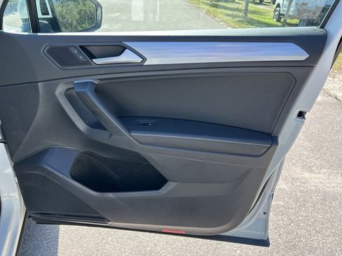 Used 2024 Volkswagen Tiguan S image 38