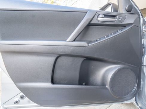 Used 2011 MAZDA MAZDA3 i Touring image 7