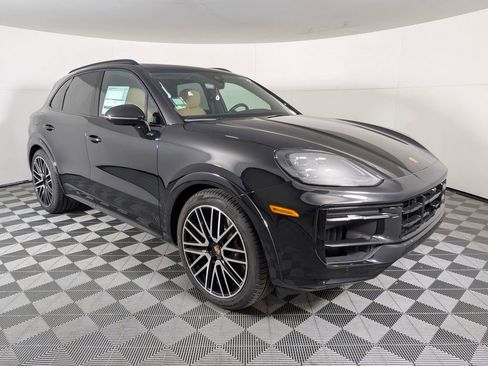 New 2026 Porsche Cayenne GTS image 9