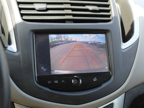 Used 2016 Chevrolet Trax LT w/ LT Sun and Sound Package FWD image 22