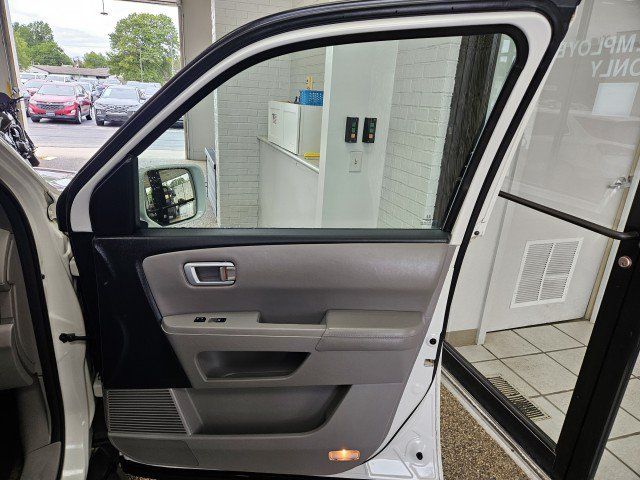Used 2014 Honda Pilot Touring image 16