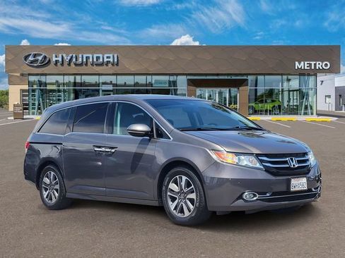 Used 2016 Honda Odyssey Touring Elite image 1