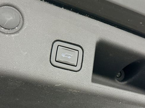 Used 2021 Chevrolet Equinox LT image 31