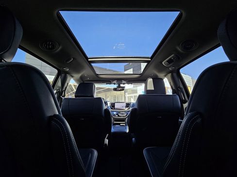 New 2026 Chrysler Pacifica Limited w/ S Appearance Package FWD image 35
