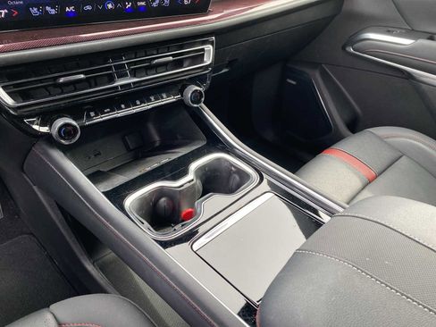 Used 2024 Chevrolet Traverse RS image 22