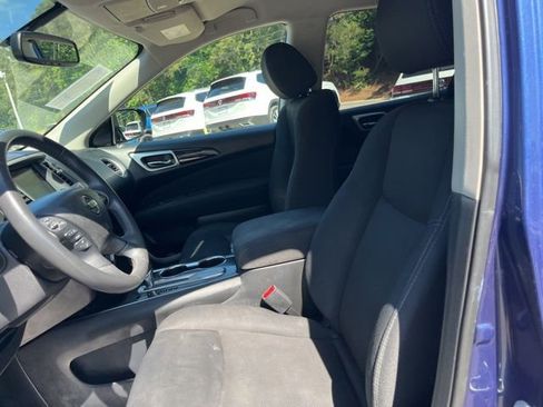 Used 2017 Nissan Pathfinder SV w/ SV Tech Package FWD image 8