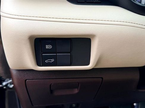 Used 2022 Toyota Highlander XLE image 26