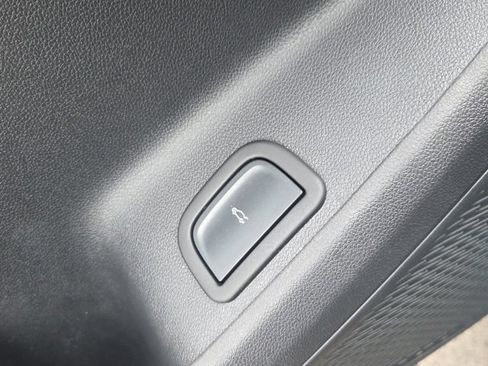 Used 2024 Chevrolet Traverse LT w/ LPO, Floor Liner Package FWD image 24