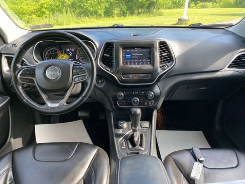 Used 2020 Jeep Cherokee Latitude Plus w/ Cold Weather Group AWD/4WD image 24