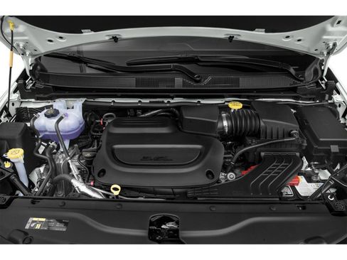 Used 2020 Chrysler Voyager Lxi image 6