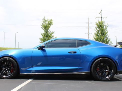 Used 2018 Chevrolet Camaro ZL1 RWD image 27