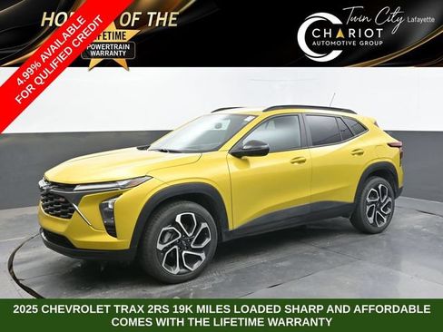 Used 2025 Chevrolet Trax RS w/ Driver Confidence Package FWD image 1