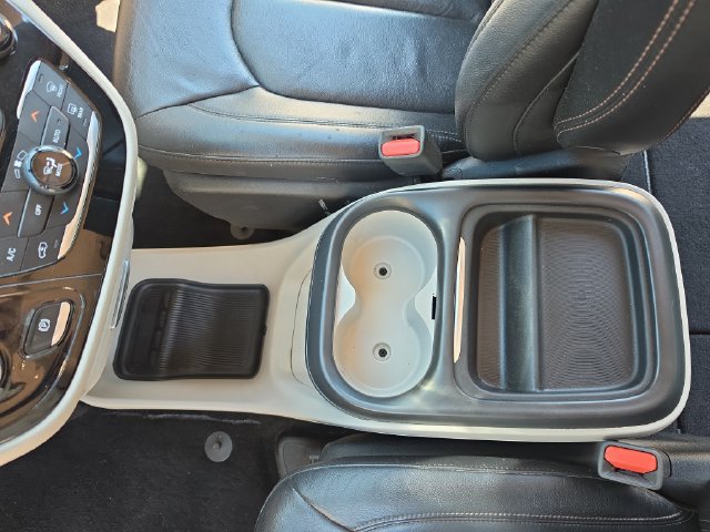 Used 2017 Chrysler Pacifica Touring-L FWD image 19