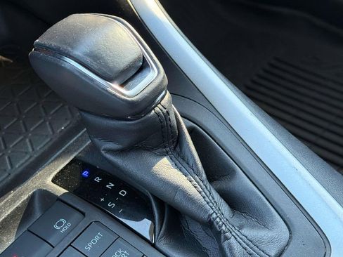 Certified 2022 Toyota RAV4 XLE Premium AWD/4WD image 18