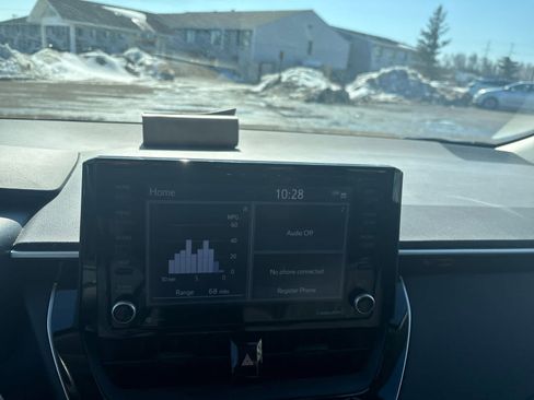 Used 2022 Toyota Corolla LE image 11