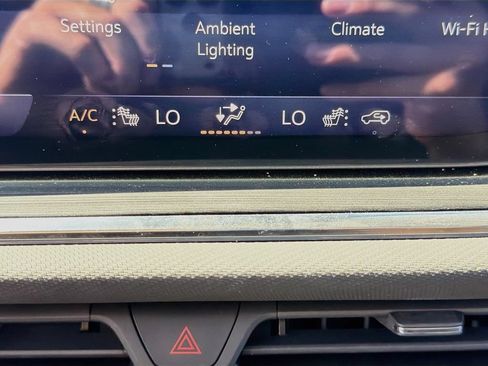 Used 2025 Buick Envision Preferred AWD/4WD image 18