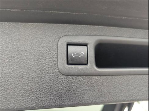 Used 2020 Toyota Highlander Limited image 22