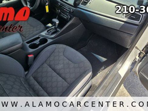 Used 2019 Kia Niro FE FWD image 15