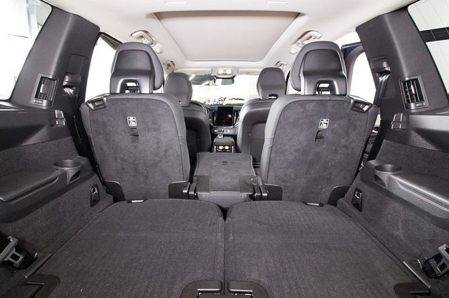 Used 2025 Volvo XC90 B6 Plus w/ Protection Package Premier AWD/4WD image 29