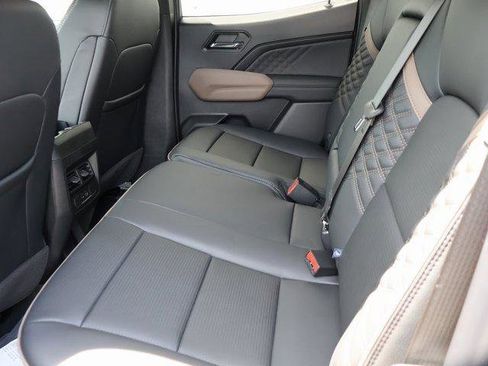 New 2025 GMC Canyon Denali image 16