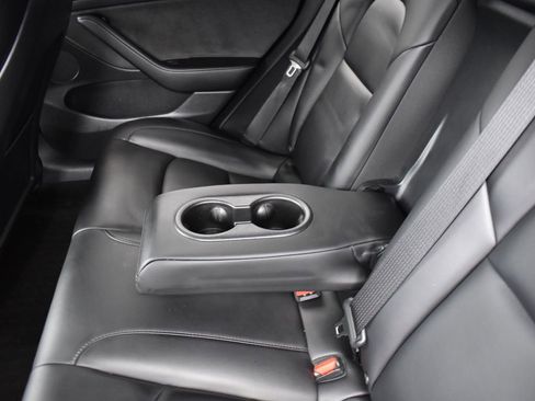 Used 2021 Tesla Model 3 Standard Range Plus image 22