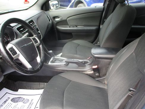 Used 2011 Chrysler 200 Touring image 13