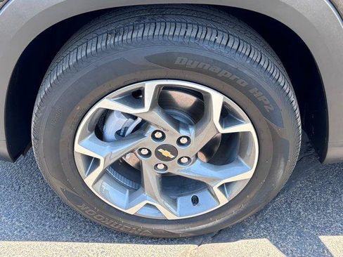 Used 2026 Chevrolet Trax LT w/ LT Convenience Package FWD image 10