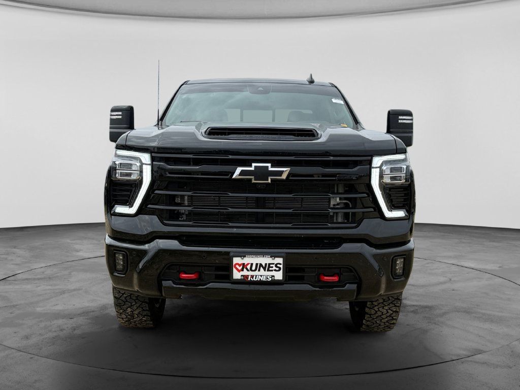 Used 2025 Chevrolet Silverado 2500 LT w/ Trail Boss Package AWD/4WD image 4